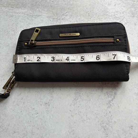 Travelon Black Wallet Wristlet Gold Zipper - Picture 10 of 11